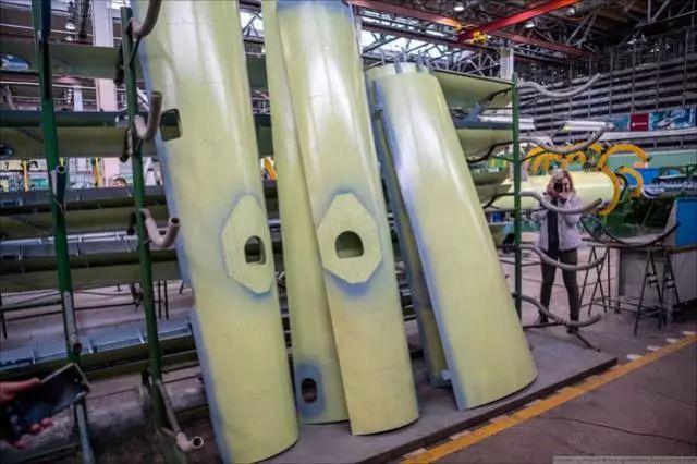 俄罗斯公开一直升机生产基地内部场景，历史已生产出90000架飞机