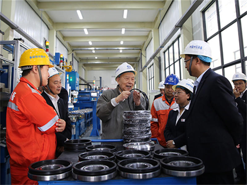 原国家机械工业部副部长沈烈月朔行莅临我公司考察指导